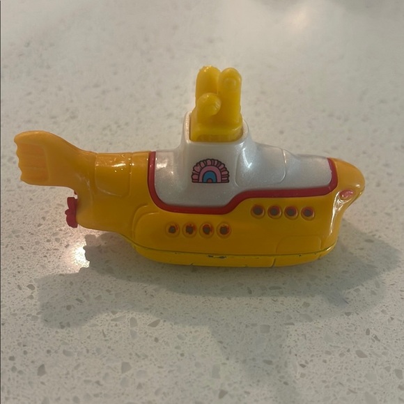 Mattel Yellow and White Submarine Toy Vehicle - Picture 2 of 4